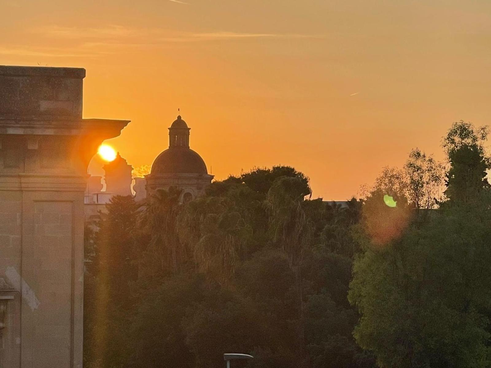 The Golden Hour, Luxury Apartment With A Panoramic View Lecce Exterior photo